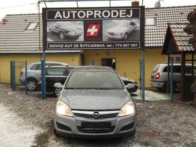 Opel Astra kombi 74kW nafta 2007