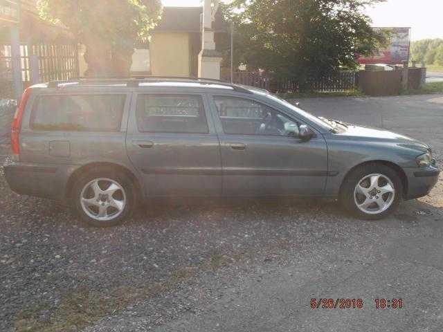 Volvo V70 kombi 120kW nafta 2002