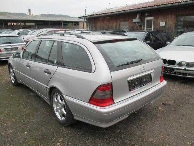 Mercedes-Benz Třídy C kombi 125kW benzin 2000