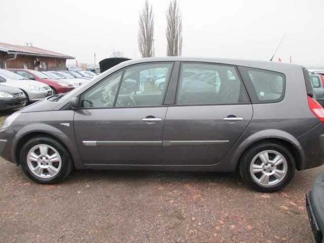 Renault Scénic MPV 88kW nafta 2004