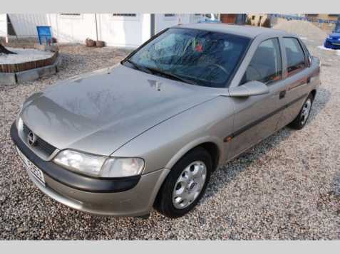 Opel Vectra sedan 74kW benzin 199608