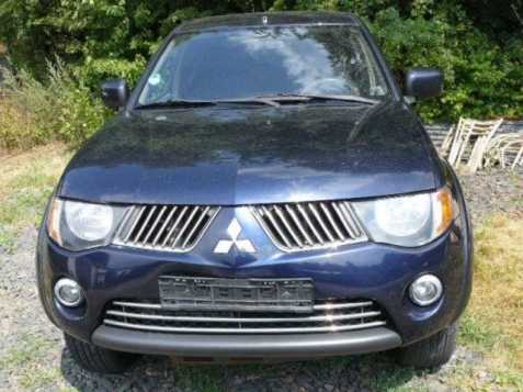 Mitsubishi L200 pick up 100kW nafta 200808