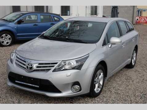 Toyota Avensis kombi 93kW nafta 201201