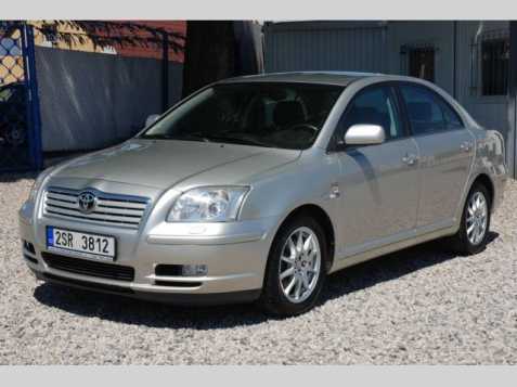 Toyota Avensis sedan 85kW nafta 200312