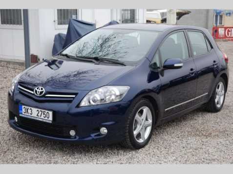 Toyota Auris hatchback 66kW nafta 201107