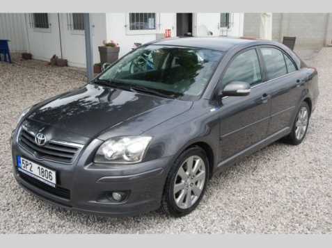 Toyota Avensis sedan 110kW nafta 200812