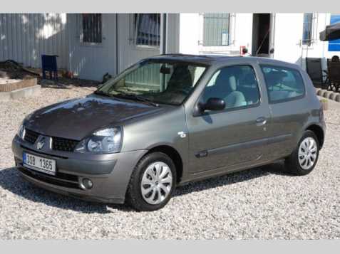 Renault Clio hatchback 48kW nafta 200304