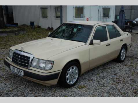 Mercedes-Benz 124 sedan 87kW benzin 199001