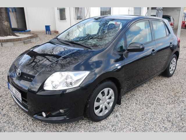 Toyota Auris hatchback 66kW nafta 201005