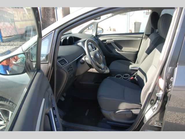 Toyota Verso kombi 91kW nafta 201306