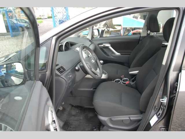 Toyota Verso kombi 93kW nafta 201209