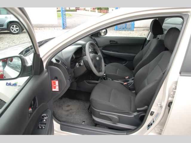 Hyundai i30 kombi 66kW nafta 201205