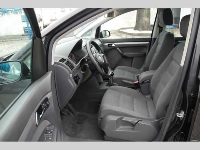 Volkswagen Touran kombi 77kW nafta 200510