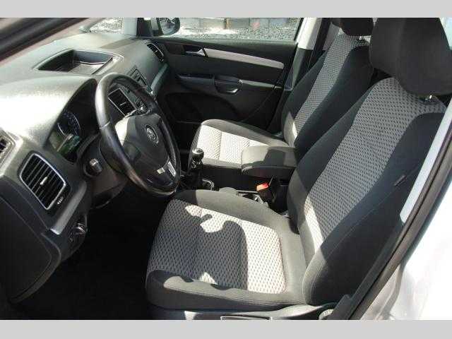 Volkswagen Sharan kombi 103kW nafta 201009