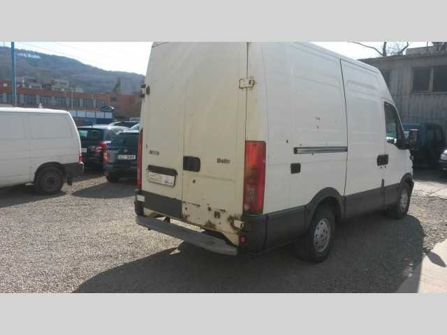 Iveco Daily skříň 63kW nafta 200001