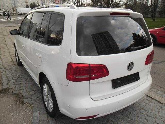 Volkswagen Touran MPV 103kW benzin 201108