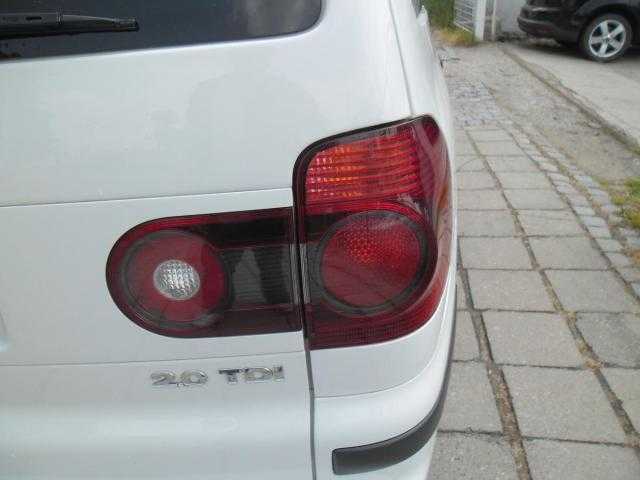 Volkswagen Sharan MPV 103kW nafta 200901