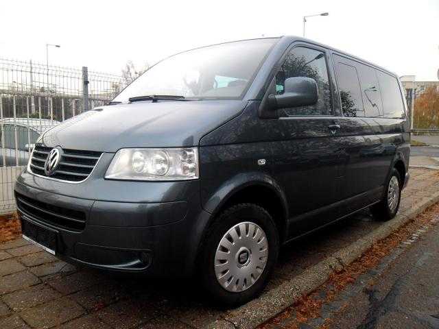 Volkswagen Caravelle MPV 96kW nafta 2006