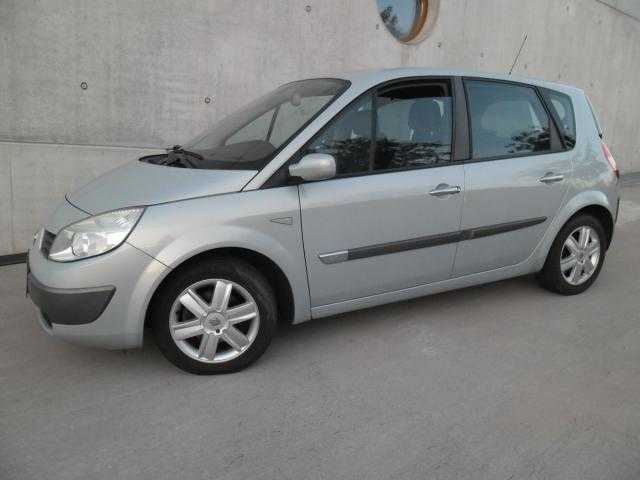 Renault Scénic MPV 74kW nafta 2005