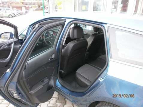 Opel Astra kombi 88kW benzin 2013