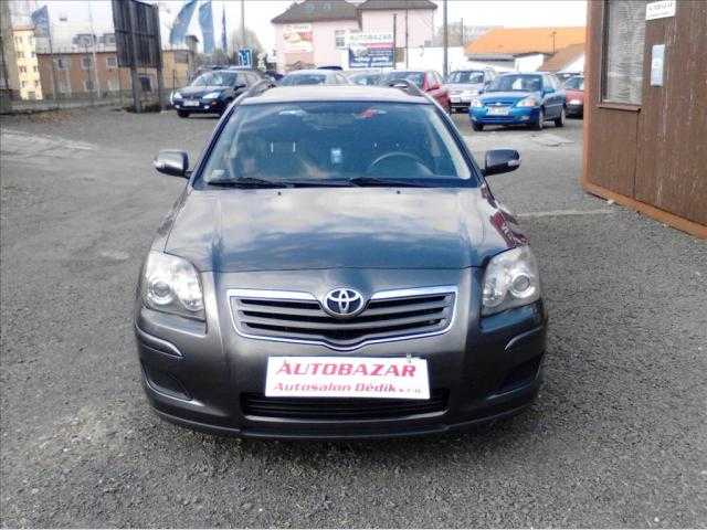 Toyota Avensis kombi 93kW nafta 200708