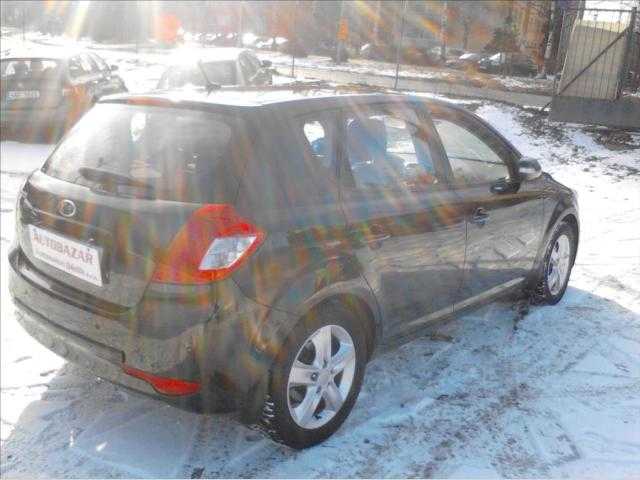 Kia Ceed hatchback 66kW benzin 201009