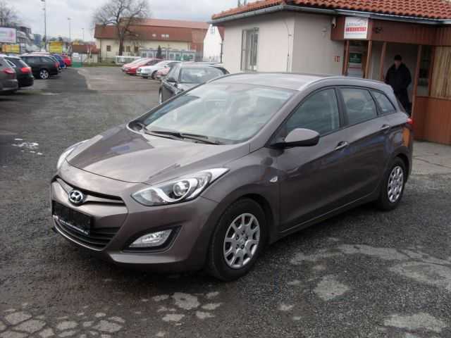 Hyundai i30 kombi 81kW nafta 201505