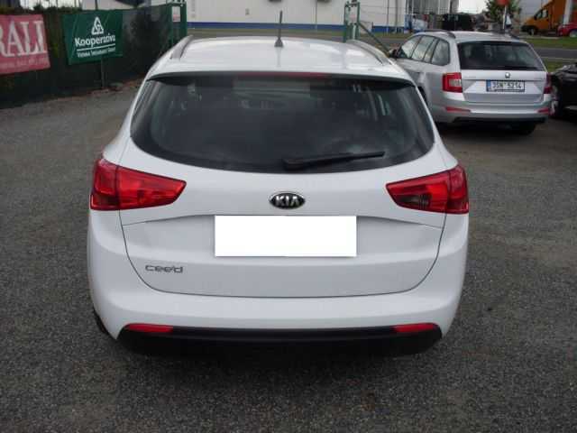 Kia Ceed kombi 73kW benzin 201510