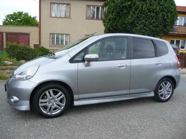 Honda Jazz hatchback 61kW LPG + benzin 200512