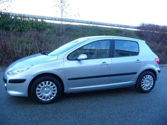 Peugeot 307 hatchback 65kW LPG + benzin 200512