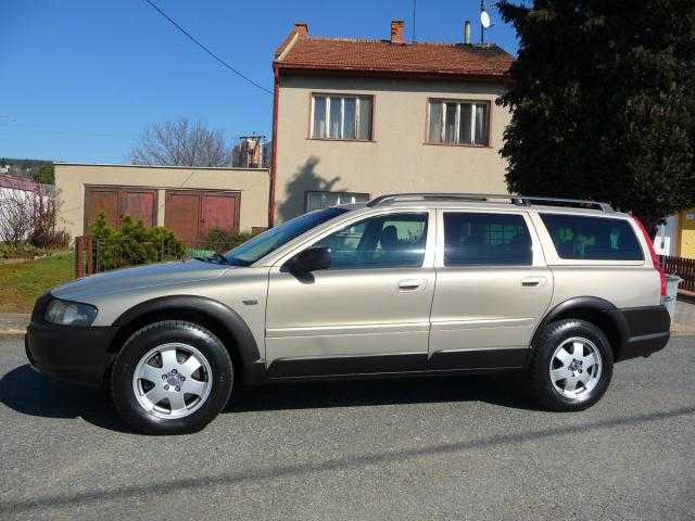 Volvo XC70 kombi 120kW nafta 200211