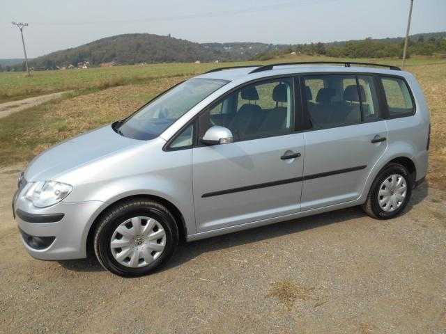 Volkswagen Touran MPV 77kW nafta 200802