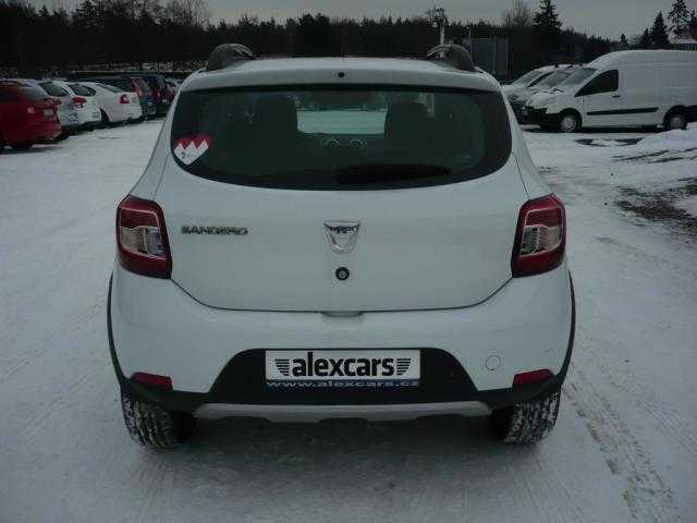 Dacia Sandero hatchback 66kW benzin 201312