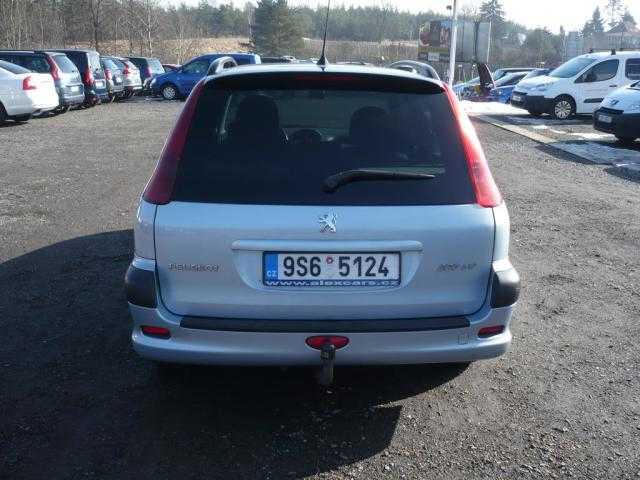 Peugeot 206 kombi 50kW nafta 200404