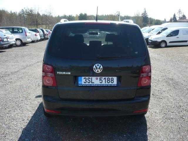 Volkswagen Touran MPV 125kW nafta 200903