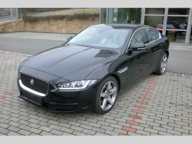 Jaguar XE limuzína 240PS benzin 2016