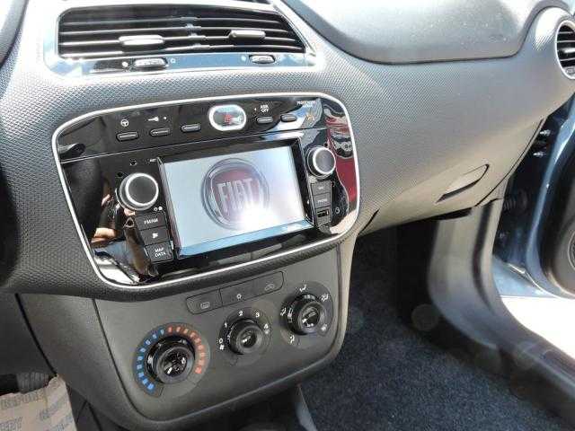 Fiat Punto hatchback 51kW benzin 2017