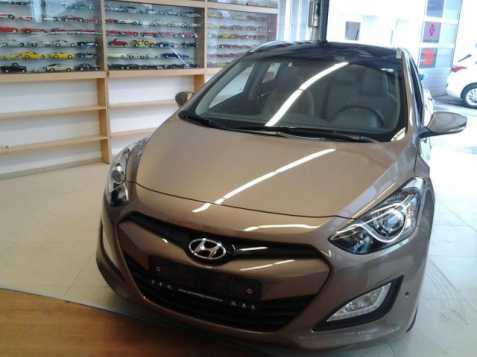 Hyundai i30 kombi 81kW nafta 2013