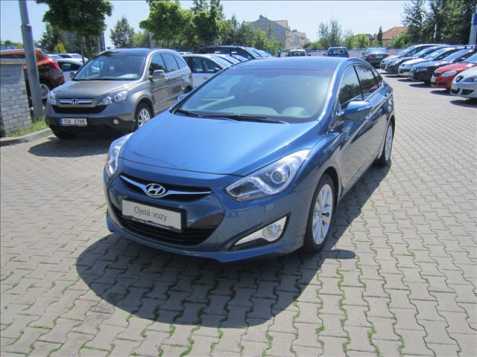 Hyundai i40 sedan 100kW nafta 201212