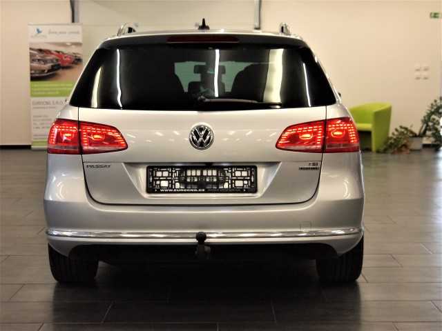 Volkswagen Passat kombi 110kW CNG + benzin 2012