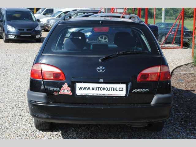 Toyota Avensis kombi 81kW nafta 200203