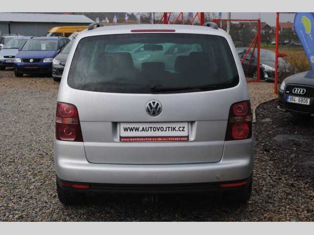 Volkswagen Touran MPV 103kW nafta 200710