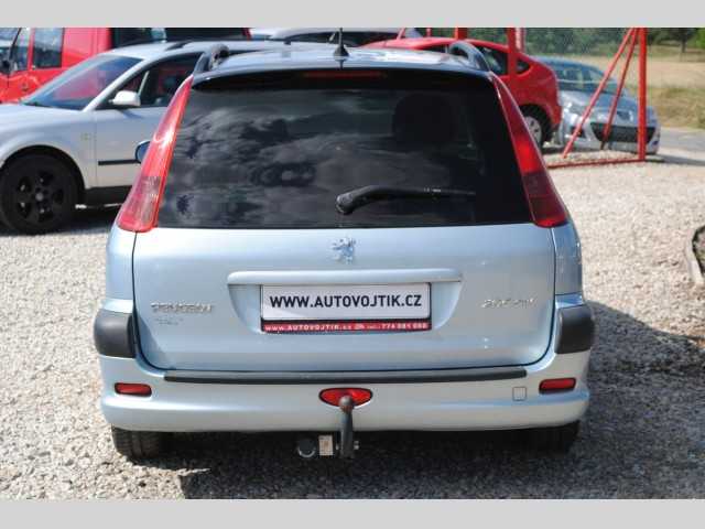 Peugeot 206 kombi 50kW nafta 200304