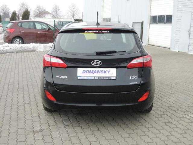 Hyundai i30 kombi 94kW nafta 2012