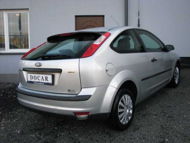 Ford Focus hatchback 66kW nafta 2006