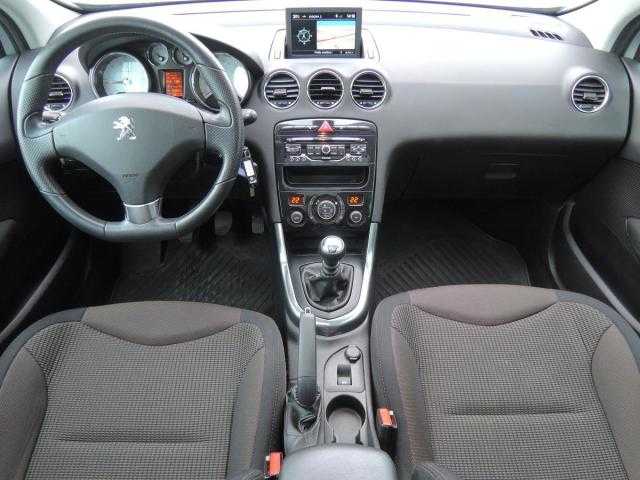 Peugeot 308 kombi 84kW nafta 201311