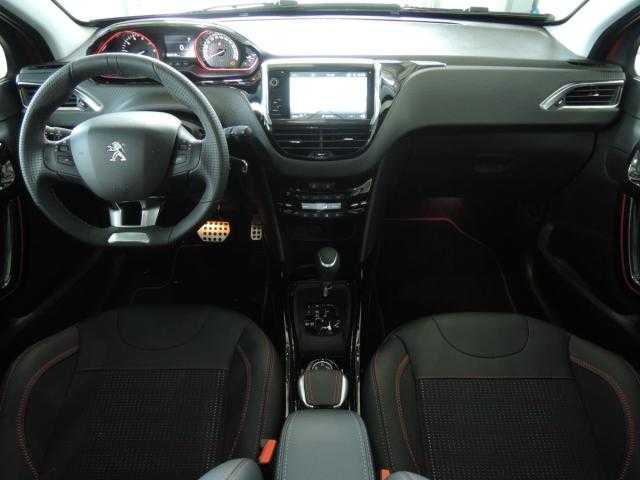 Peugeot 2008 hatchback 81kW benzin 201709