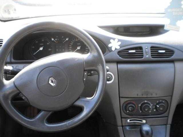 Renault Laguna kombi 74kW nafta 2002