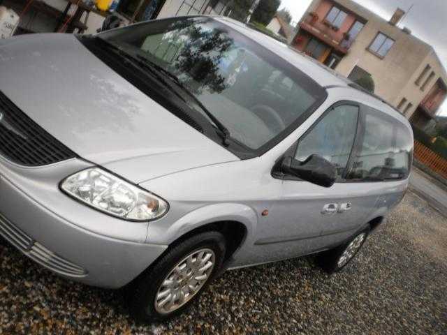 Chrysler Voyager MPV 104kW nafta 2001