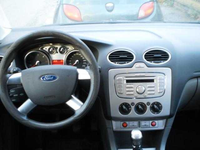 Ford Focus hatchback 85kW nafta 2008